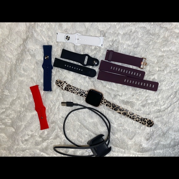 Fitbit Versa 2 - Picture 2 of 2